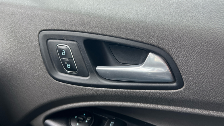 Ford Transit Connect 250 L2 Diesel 1.5 EcoBlue 100ps Limited Van